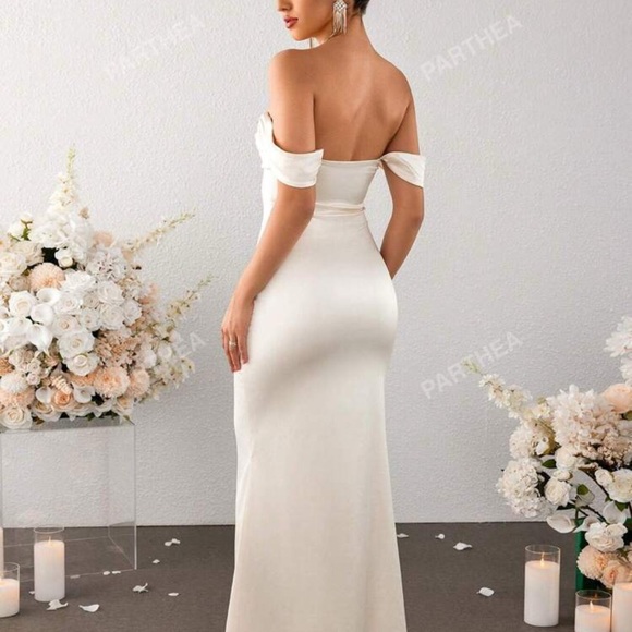 Elegant Off-Shoulder Cream Dress - Picture 2 of 4